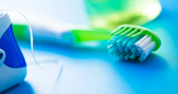 Dental-hygiene-183864519_4368x2912-1-750x400